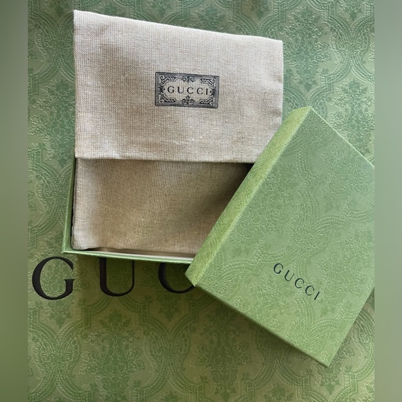 New GUCCI
Studded Leather Wrap Black Bracelet - Picture 13 of 14